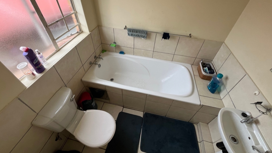 1 Bedroom Property for Sale in Rustenburg Central North West